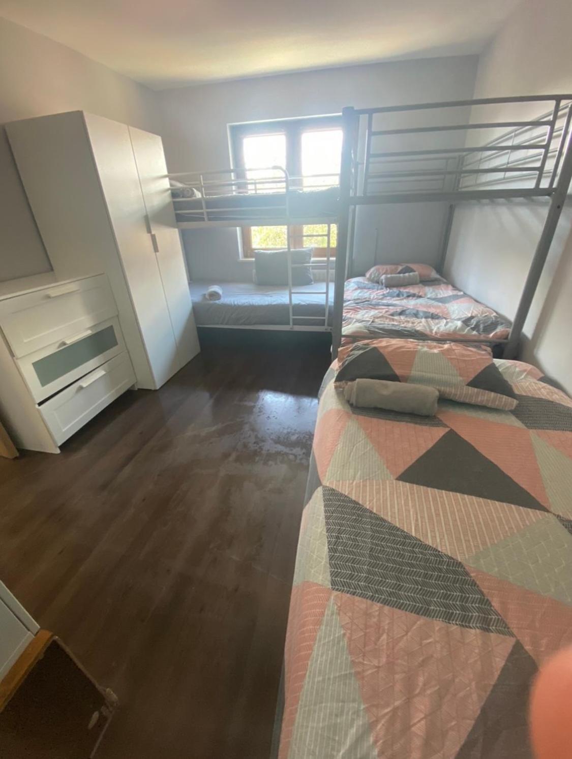 Dorm Room 5-6 People Shared Bathroom Outside Room ダブリン エクステリア 写真